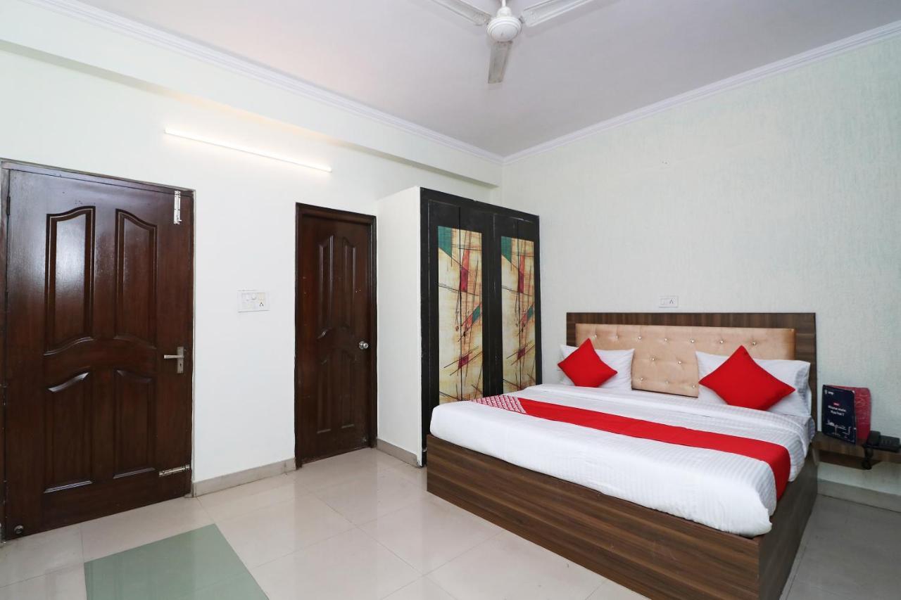 Oyo Flagship 28755 Hotel 9 Palm Rājpur Exterior foto